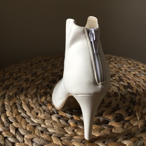 High heel shoe - Picture 5 of 5